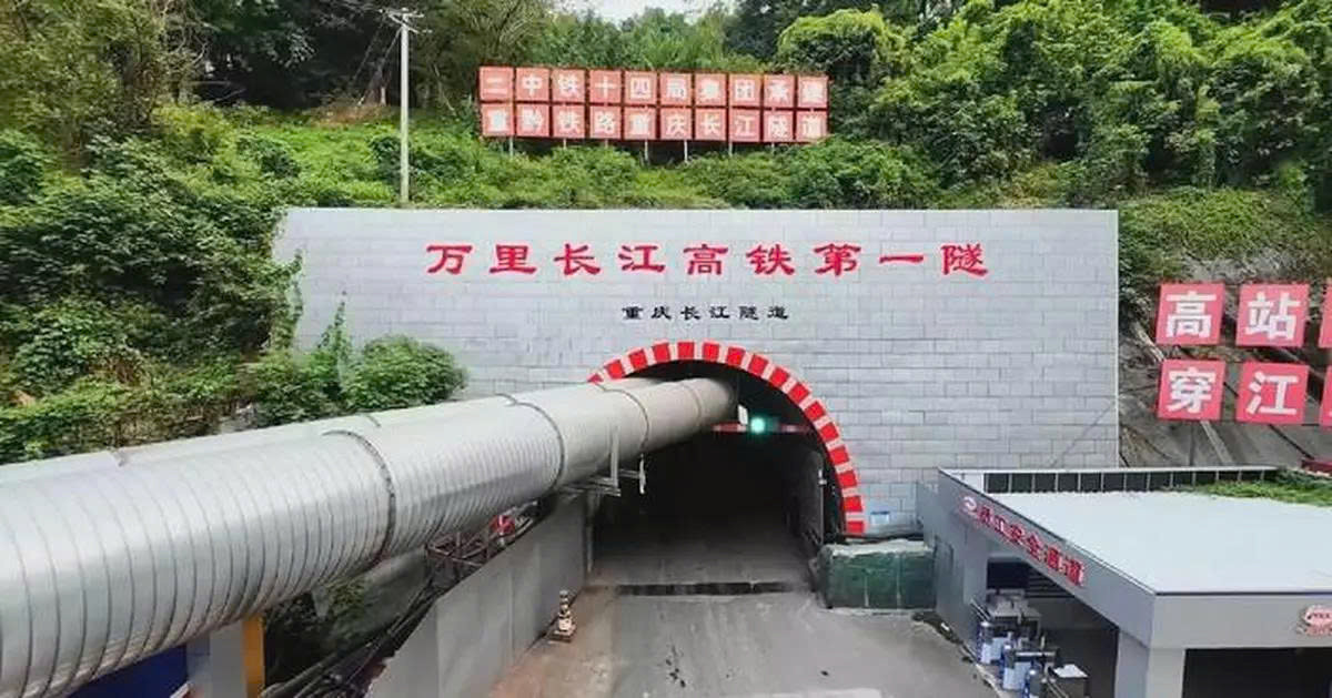 z8081982789085_a980a84d25501d016582650a850e7c96.jpg