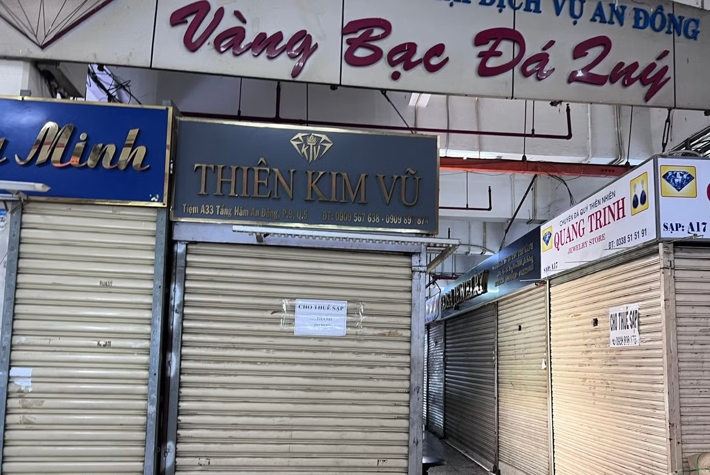 Chưa từng có: Hơn 30 doanh nghiệp vàng bạc, kim cương ở TPHCM đóng cửa - Ảnh 1.