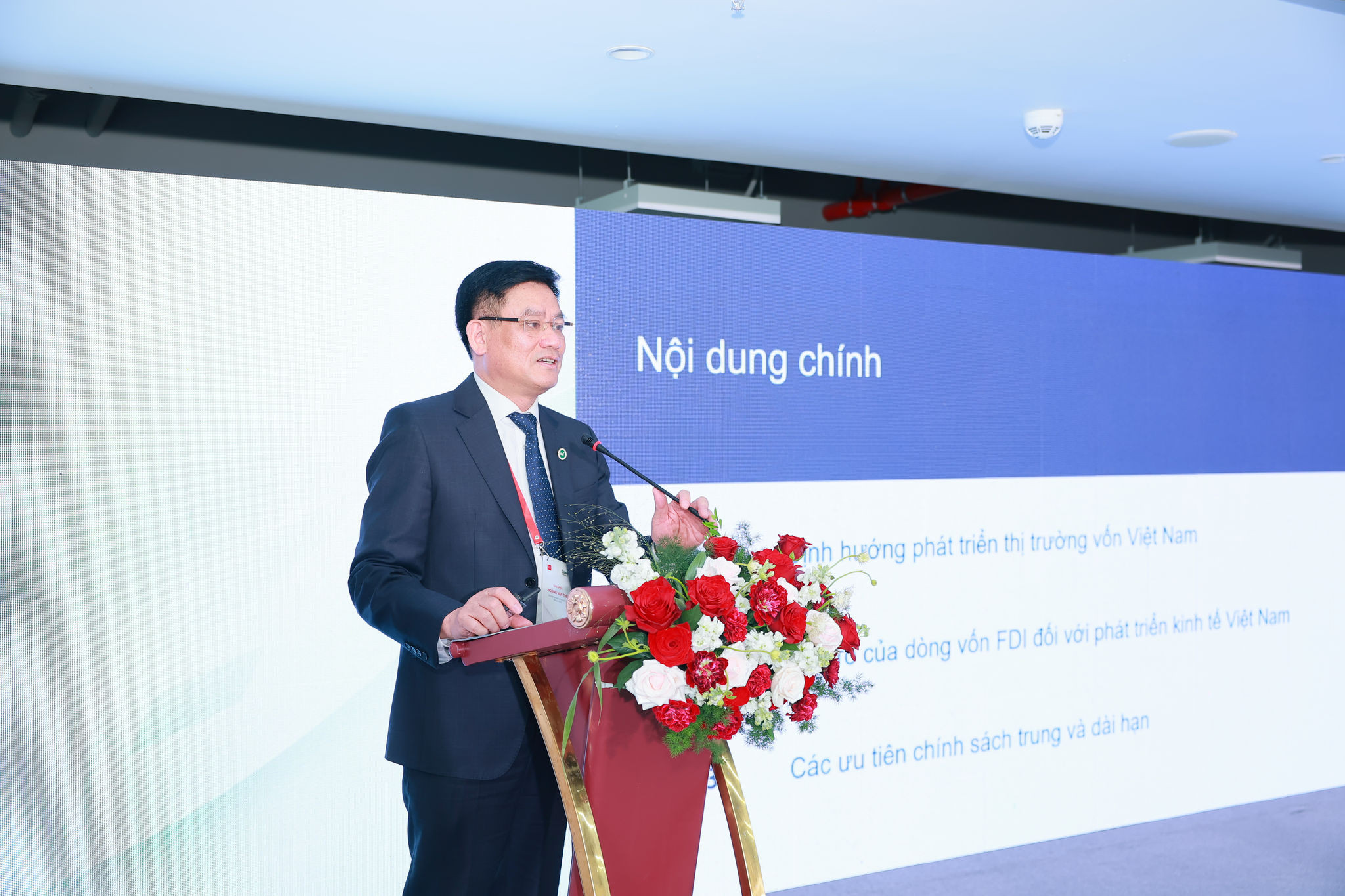 Ông Hoàng Văn Thu – Phó Chủ tịch Ủy ban Chứng khoán Nhà nước (UBCKNN)