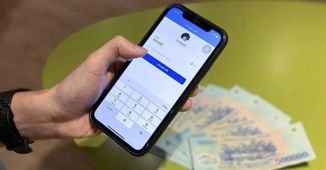 Chuyển 400 triệu đồng có thể chờ đến 24 giờ, lãnh đạo NHNN và chuyên gia nói gì?