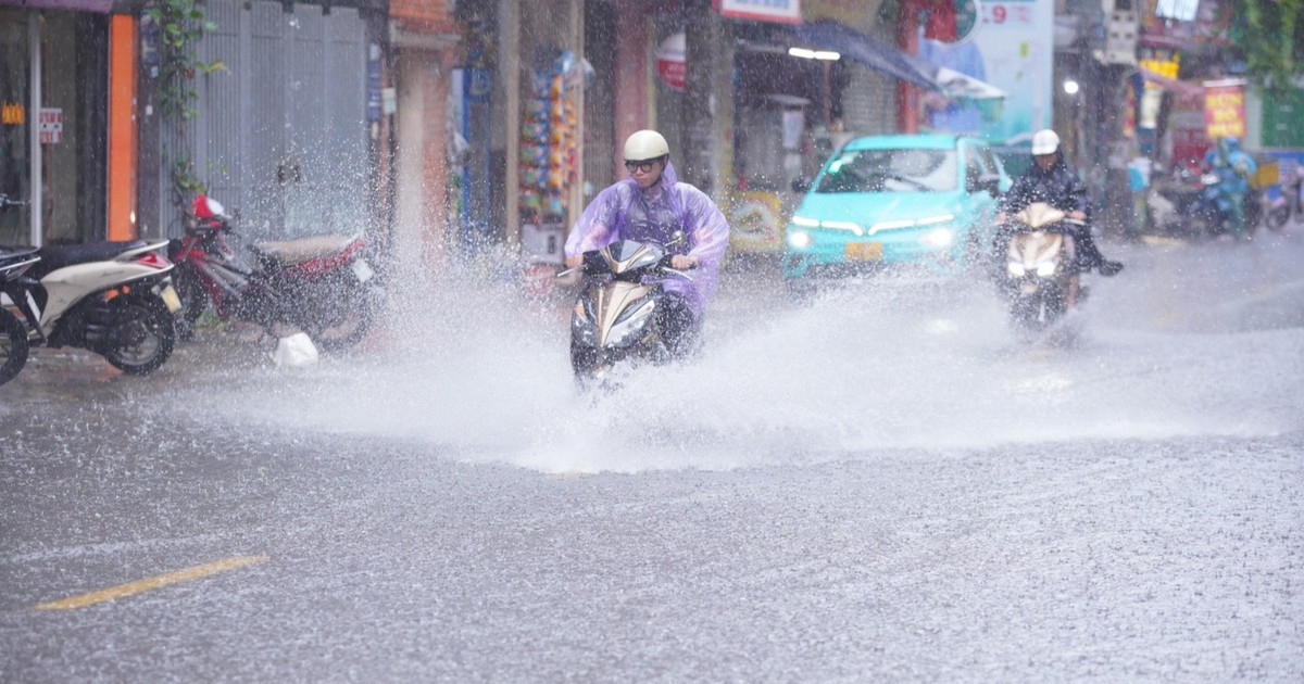Miền Bắc mưa lớn đỉnh điểm, cảnh báo ngập sâu