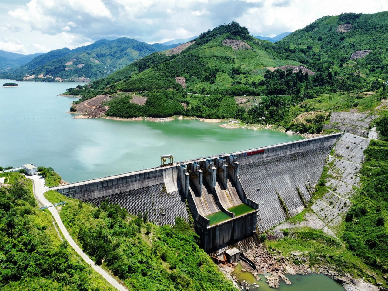 Một nhà máy thủy điện của Việt Nam sẽ bị nhấn chìm 165m Một nhà máy thủy điện của Việt Nam sẽ bị nhấn chìm 165m