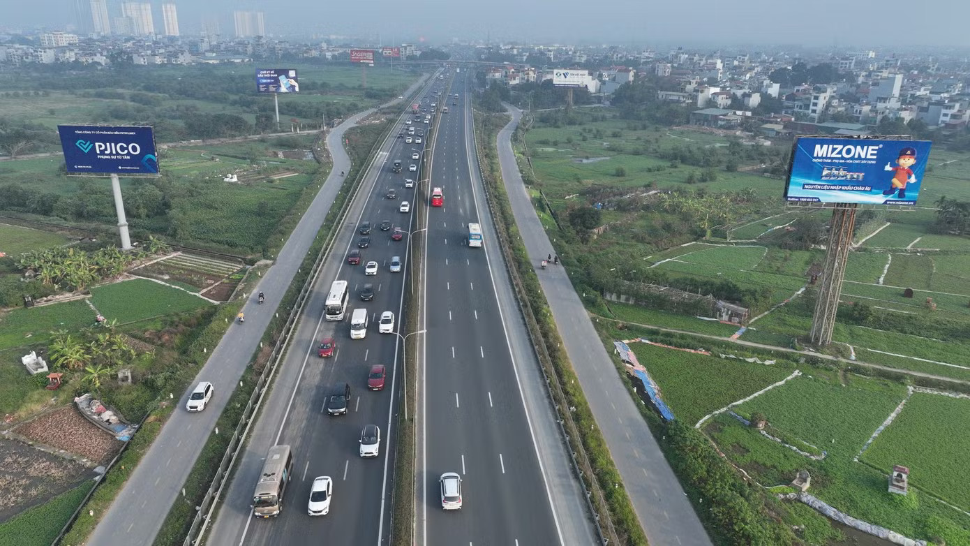 Tài xế, chuyên gia nói gì về đề xuất ‘làn vượt xe’ trên cao tốc? - Ảnh 1.