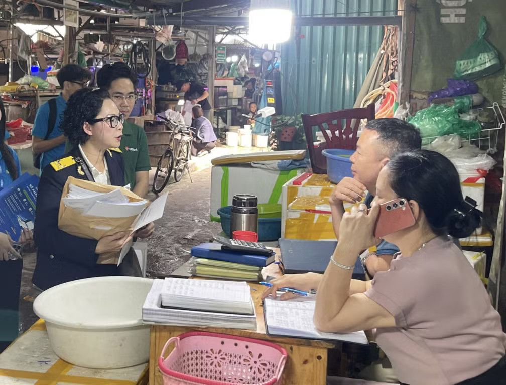 Hộ kinh doanh còn vướng thủ tục thuế, phải ngưng hoạt động: Bộ Tài chính lên tiếng - Ảnh 1.