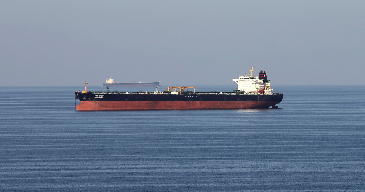 Bất ngờ đề xuất mới về eo biển Hormuz sau khi Mỹ dừng không kích Iran