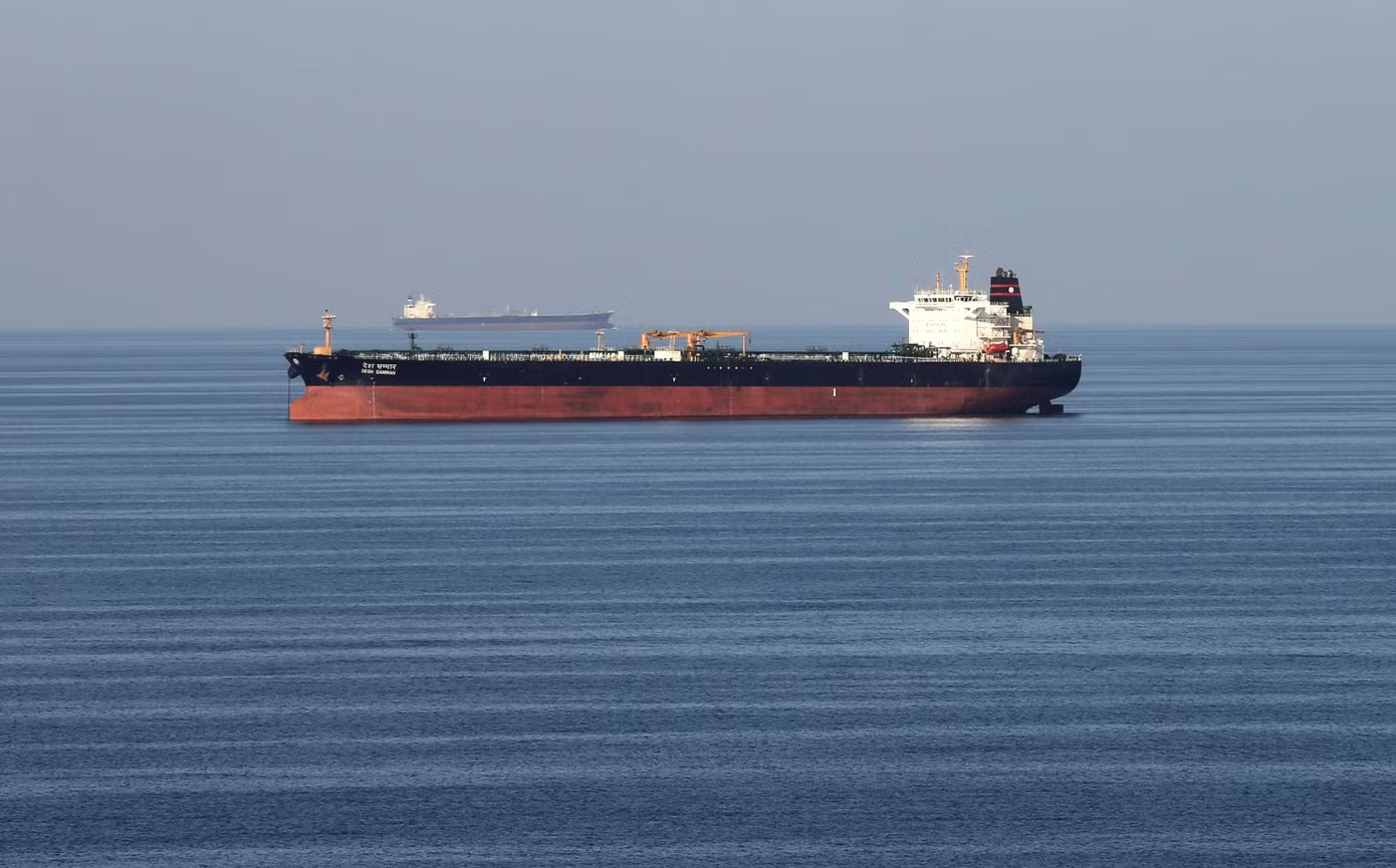 Bất ngờ đề xuất mới về eo biển Hormuz sau khi Mỹ dừng không kích Iran - Ảnh 1.