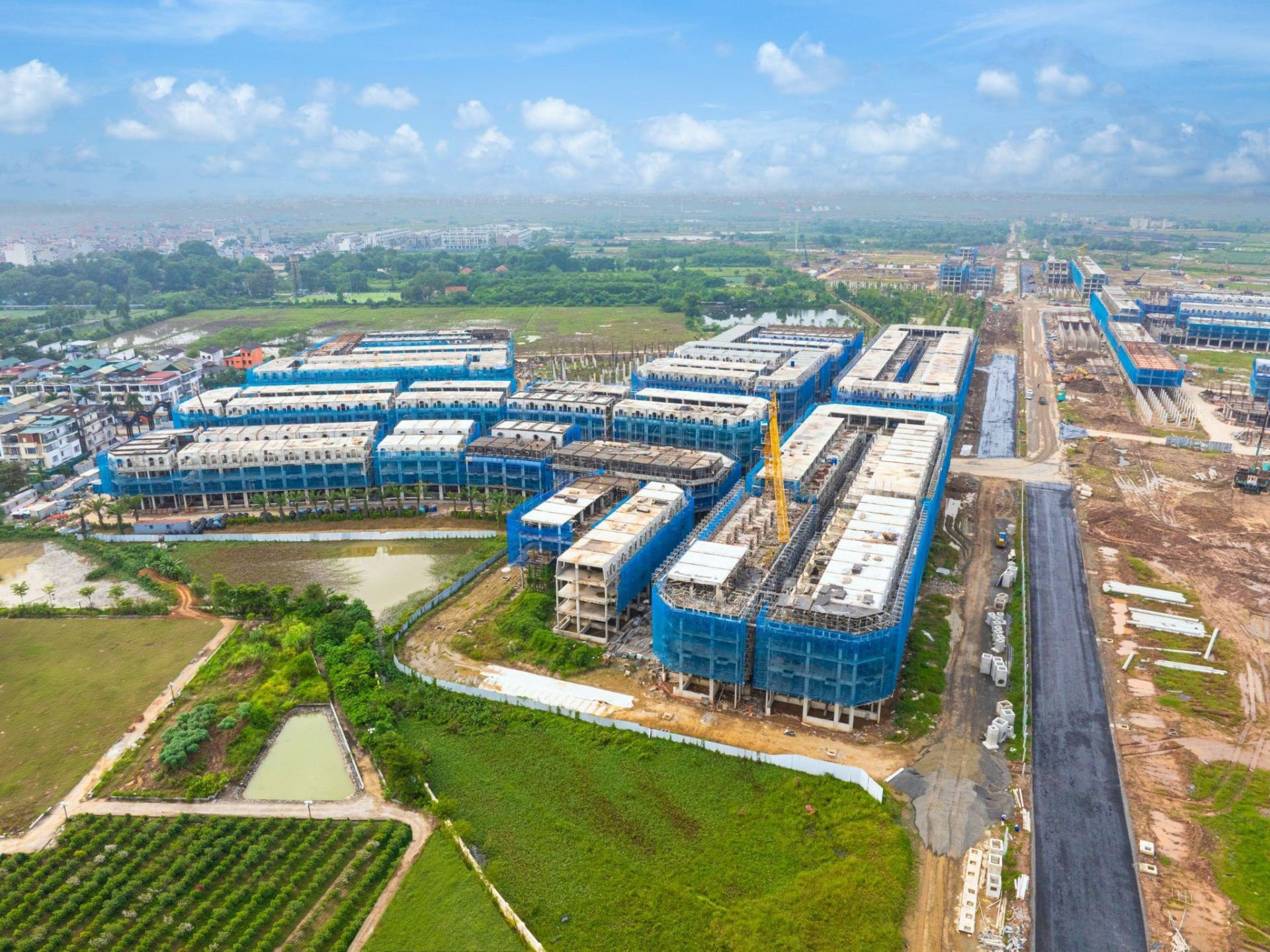 Sunshine Group (KSF) tăng tốc bàn giao 3 dự án tại Hà Nội, dự kiến thu gần 140.000 tỷ đồng - Ảnh 1.