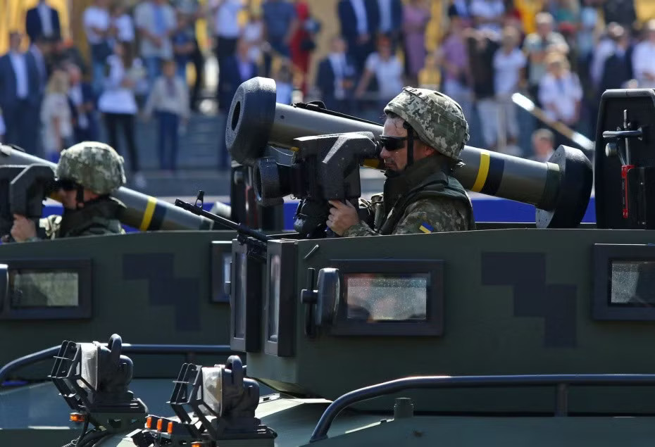 Vũ khí từ Ukraine tràn vào chợ đen, mafia Ý bị phát hiện mua UAV - Ảnh 1.
