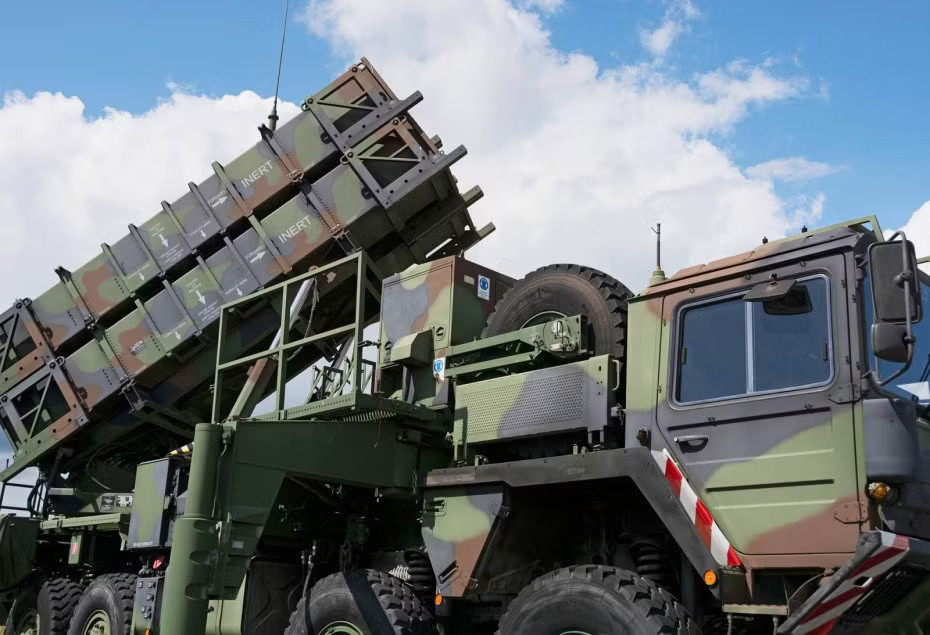 Vũ khí từ Ukraine tràn vào chợ đen, mafia Ý bị phát hiện mua UAV - Ảnh 2.