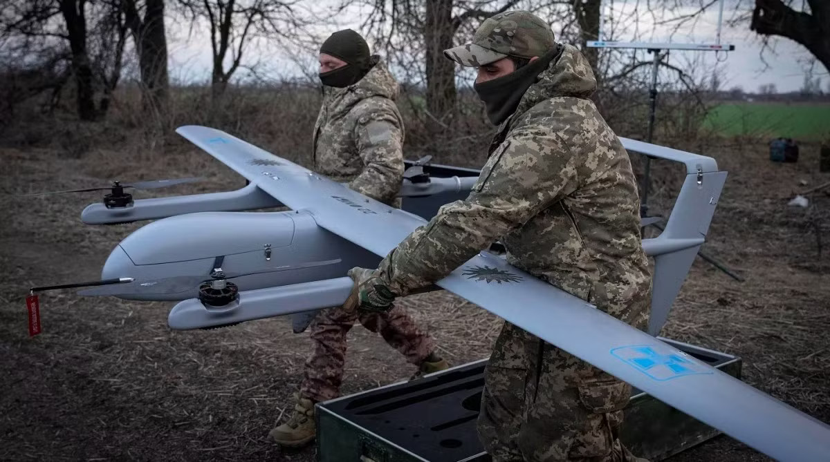 Vũ khí từ Ukraine tràn vào chợ đen, mafia Ý bị phát hiện mua UAV - Ảnh 3.