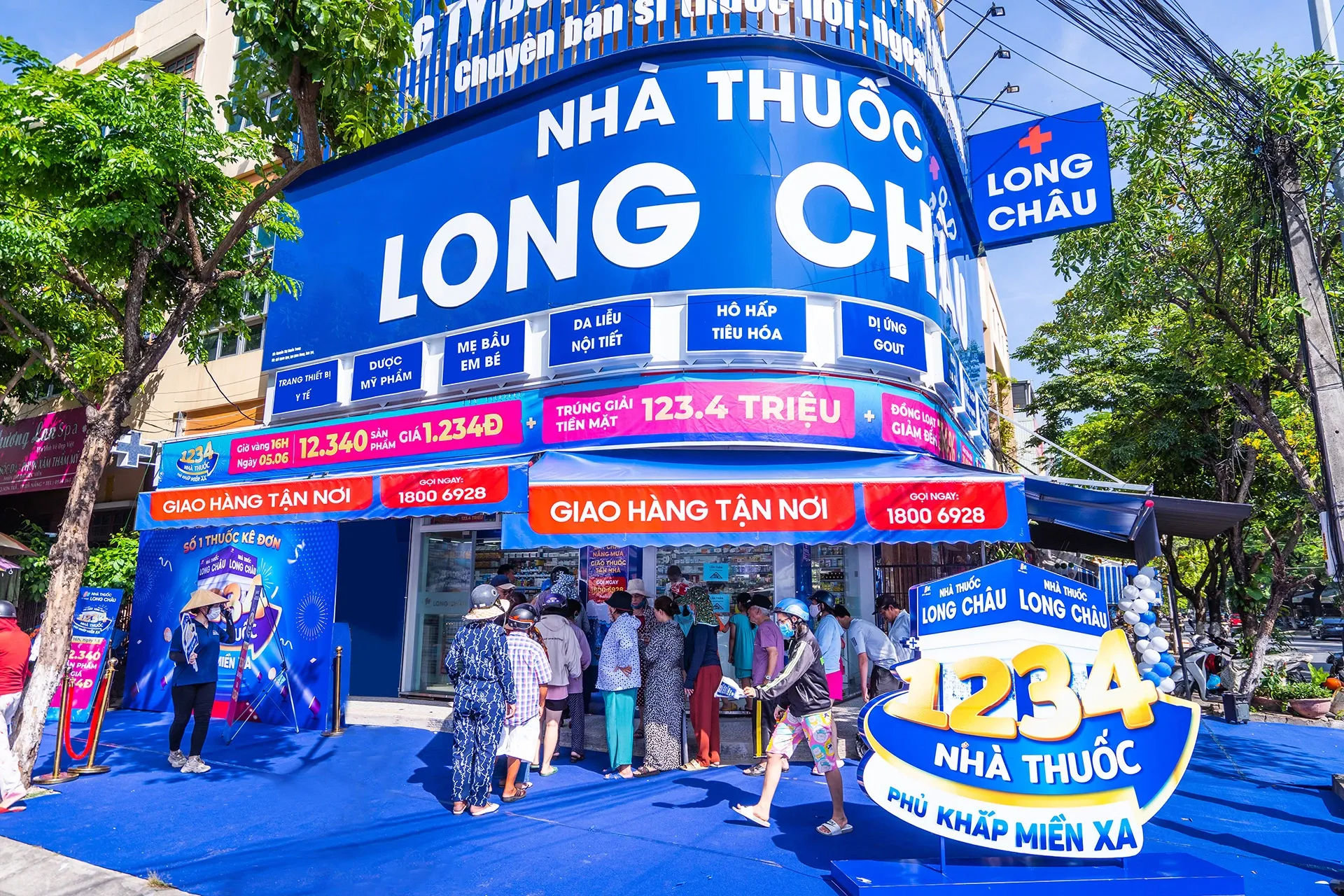 FPT Retail: Lợi nhuận quý II/2026 bứt phá gấp gần 3 lần, FRT tăng kịch trần