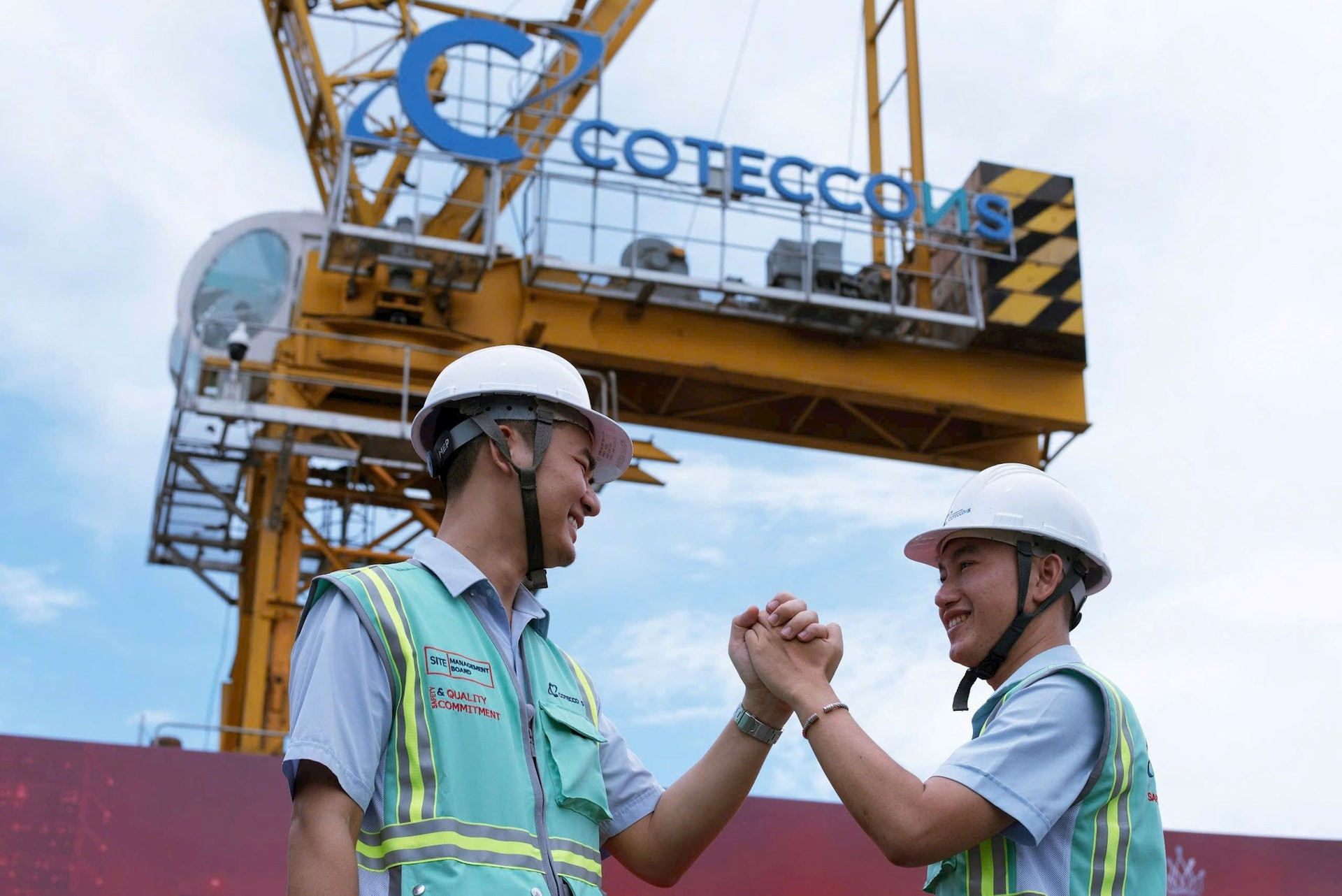 Phó Tổng Giám đốc Coteccons báo tin vui: Lợi nhuận tăng vọt 73%, nhân viên được thưởng tới 8 tháng lương