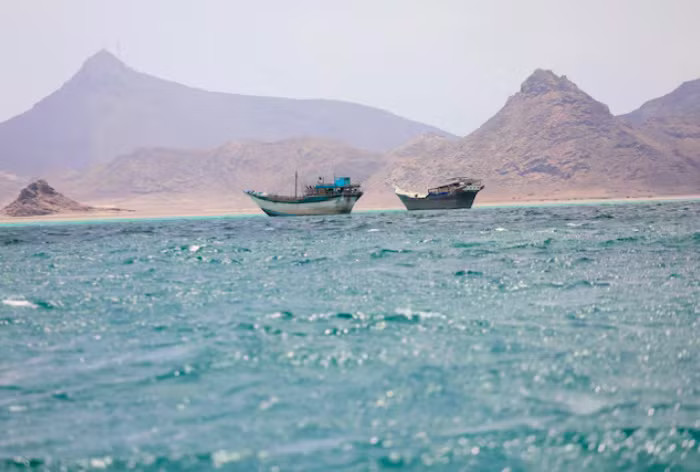 Khu vực eo biển Bab el-Mandeb. (Ảnh: Reuters) Ả-rập Xê-út lập liên minh phòng thủ hàng hải đa quốc gia để bảo vệ biển Đỏ - Ảnh 1.