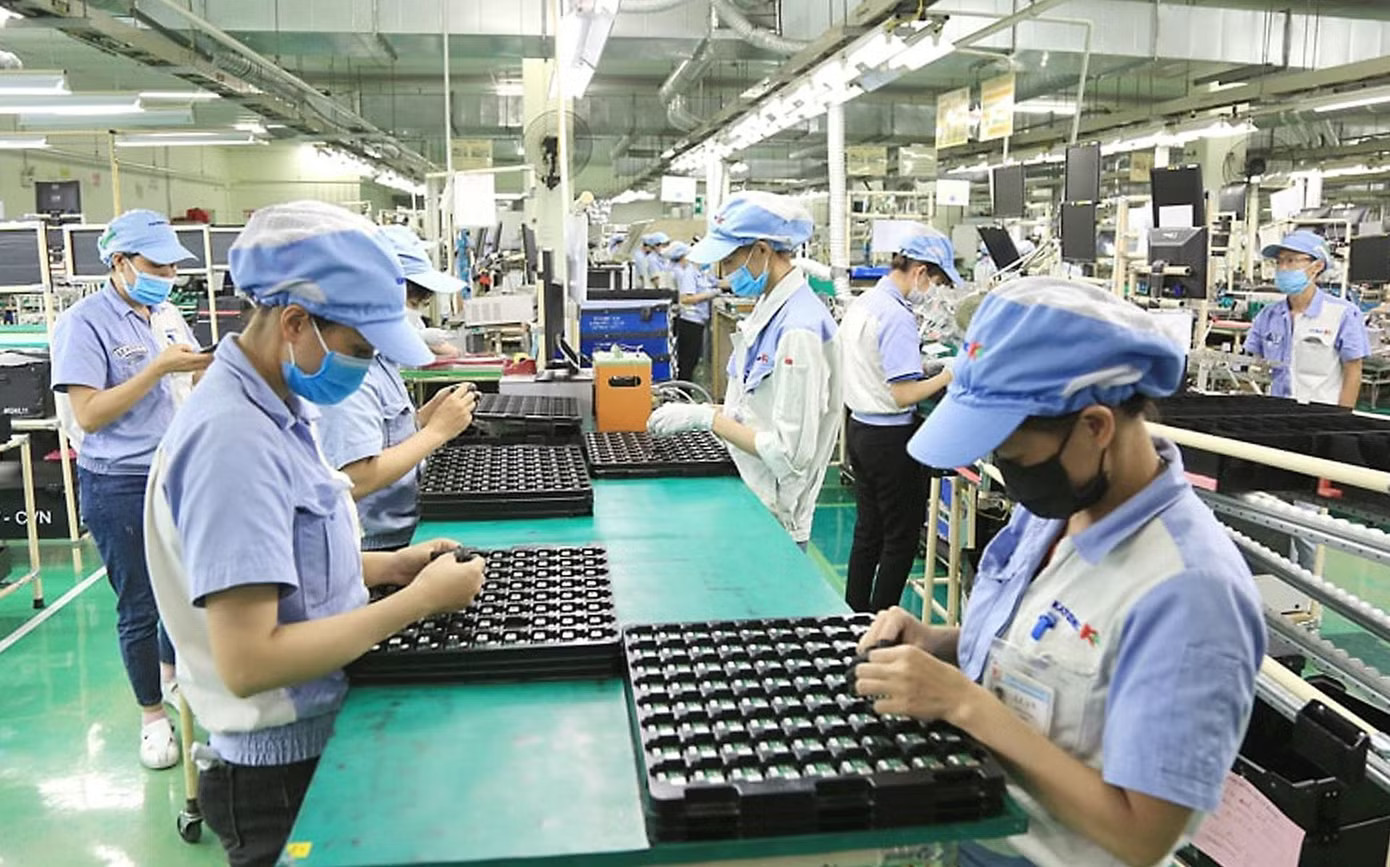 Nhập khẩu tăng mạnh khiến cán cân thương mại tiếp tục nhập siêu tới 20,4 tỷ USD. Nhập khẩu đá quý, kim loại quý tăng đột biến - Ảnh 1.