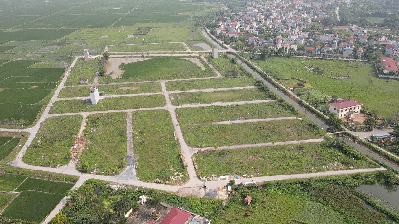 Thực tế hiện nay, dữ liệu đất đai vẫn còn tình trạng phân tán, chồng chéo và chưa được cập nhật đồng bộ khiến người mua dấtkhó nắm bắt giá trị thực