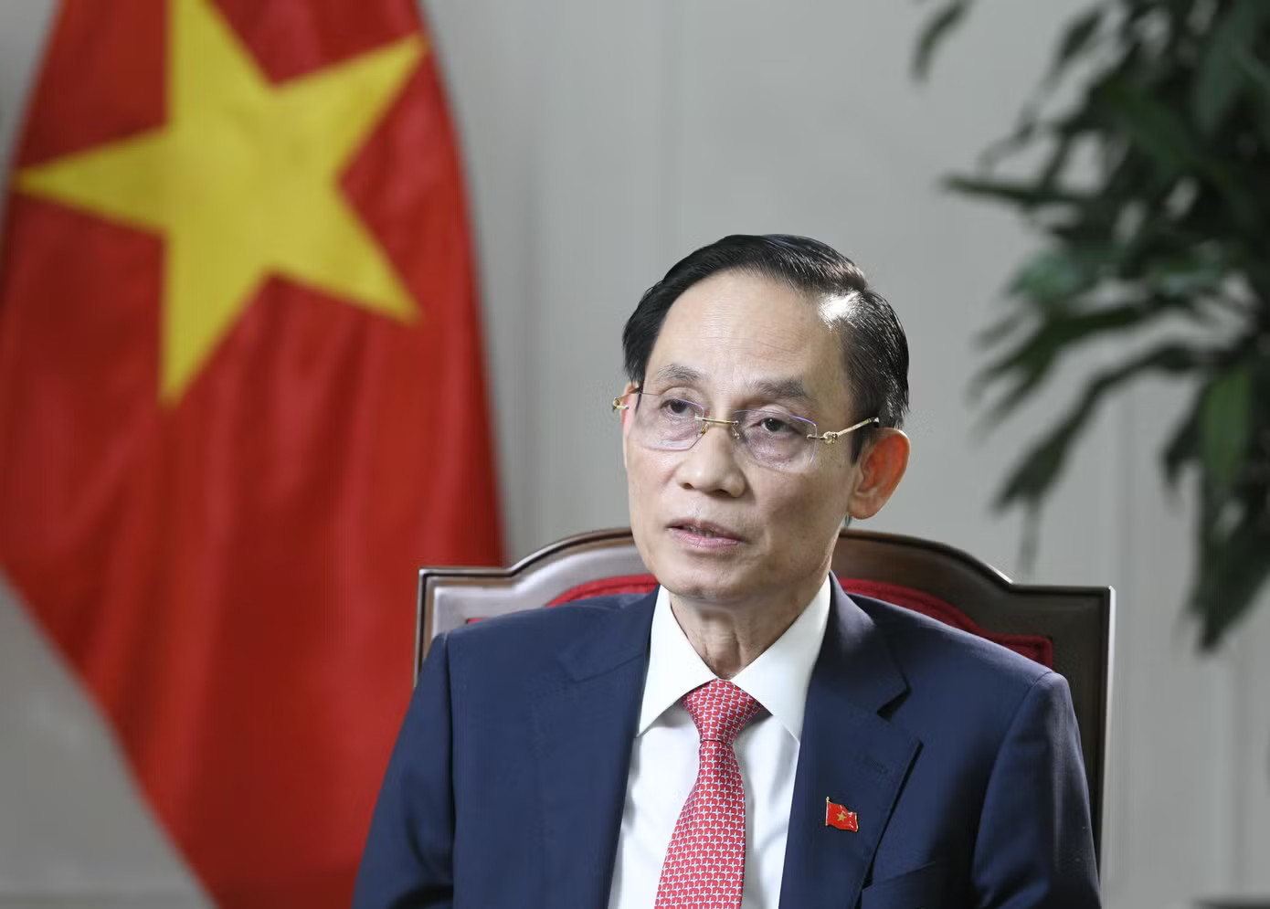 Bộ trưởng Ngoại giao Lê Hoài Trung trả lời phỏng vấn báo chí trước thềm Hội nghị. Ảnh: Như Ý Không để đất nước bị động, bất ngờ - Ảnh 1.