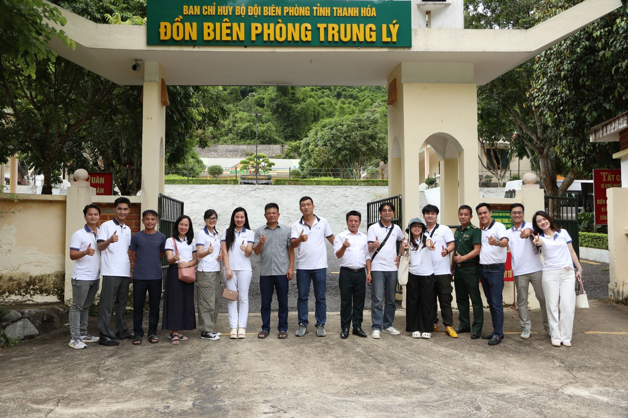 Từ trái tim đến trái tim: EVF nối dài hành trình trách nhiệm xã hội tới vùng biên Thanh Hóa - Ảnh 2.