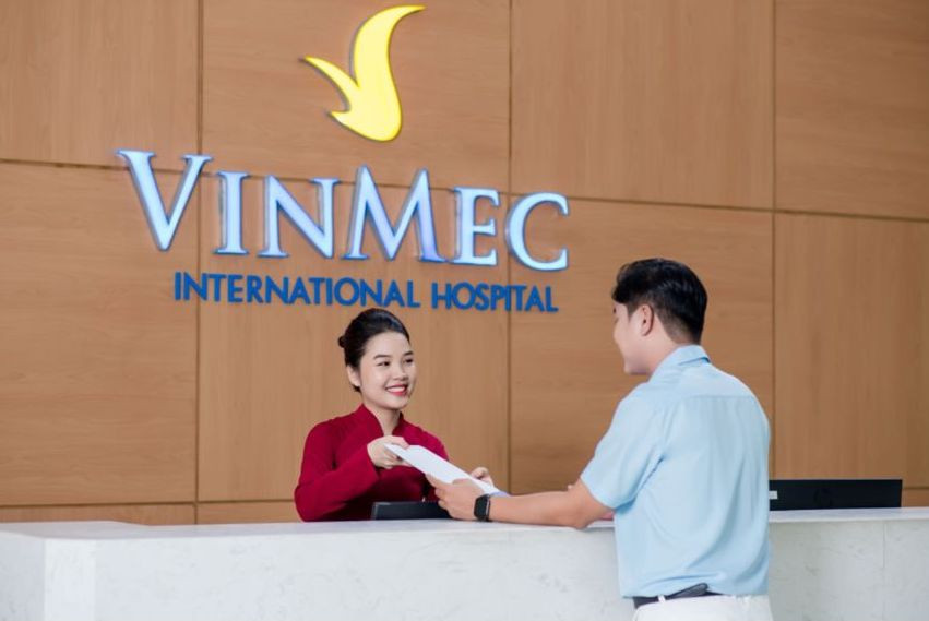 Bệnh viện của tỷ phú Phạm Nhật Vượng thực hiện thành công 2 ca phẫu thuật robot từ xa cách nhau 1.700km
