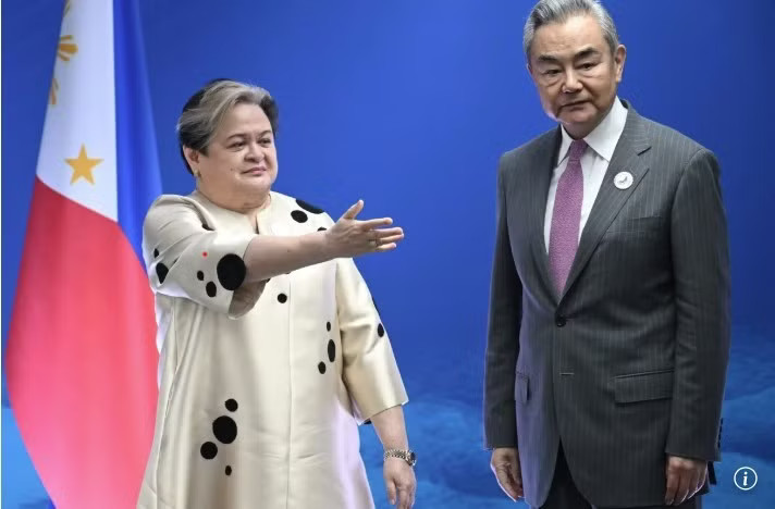 Căng thẳng Philippines - Trung Quốc lan sang giáo dục - Ảnh 1.
