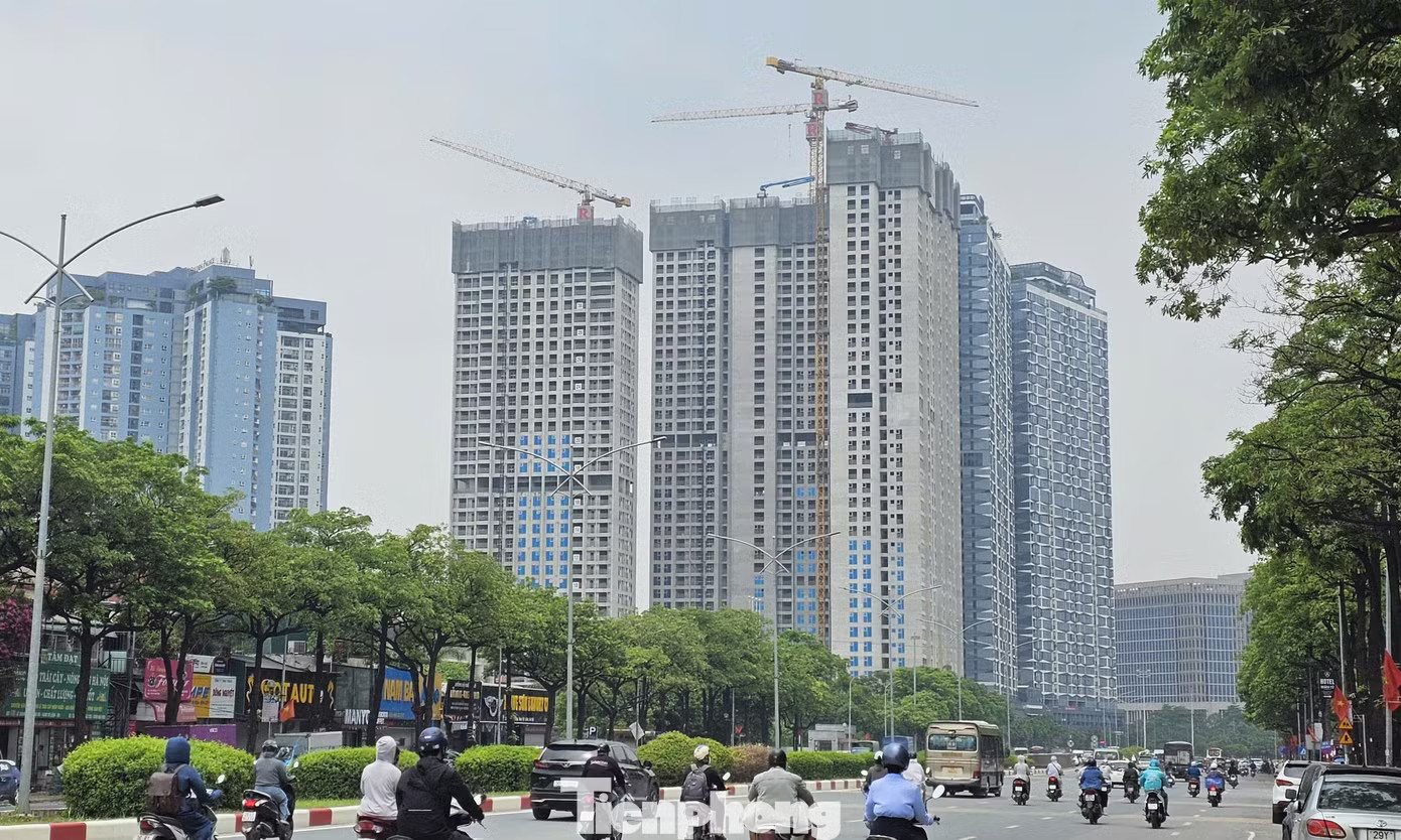 Lãi suất thả nổi neo cao, người mua nhà chật vật xoay xở - Ảnh 2.