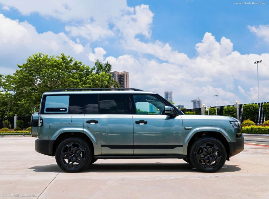 BYD Ti7 có chiều dài nhỉnh hơn Land Rover Defender 110