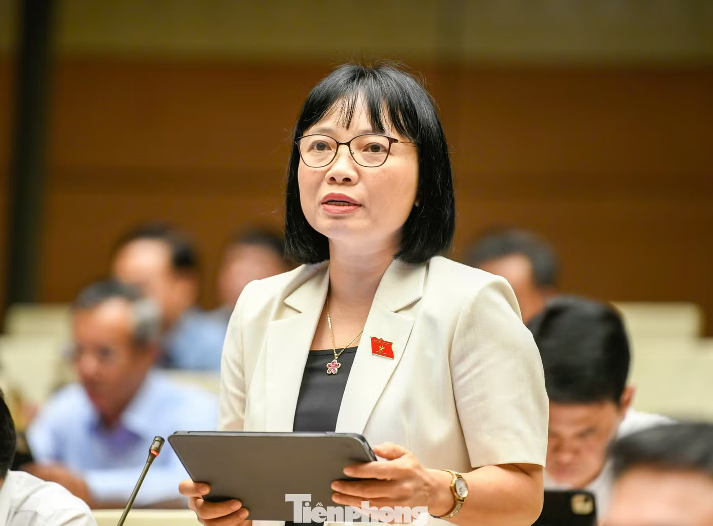 Đại biểu Nguyễn Thị Việt Nga (Hải Phòng). Ảnh: Như Ý. Bộ trưởng Tài chính nói lý do phải cấm kinh doanh khí cười - Ảnh 1.