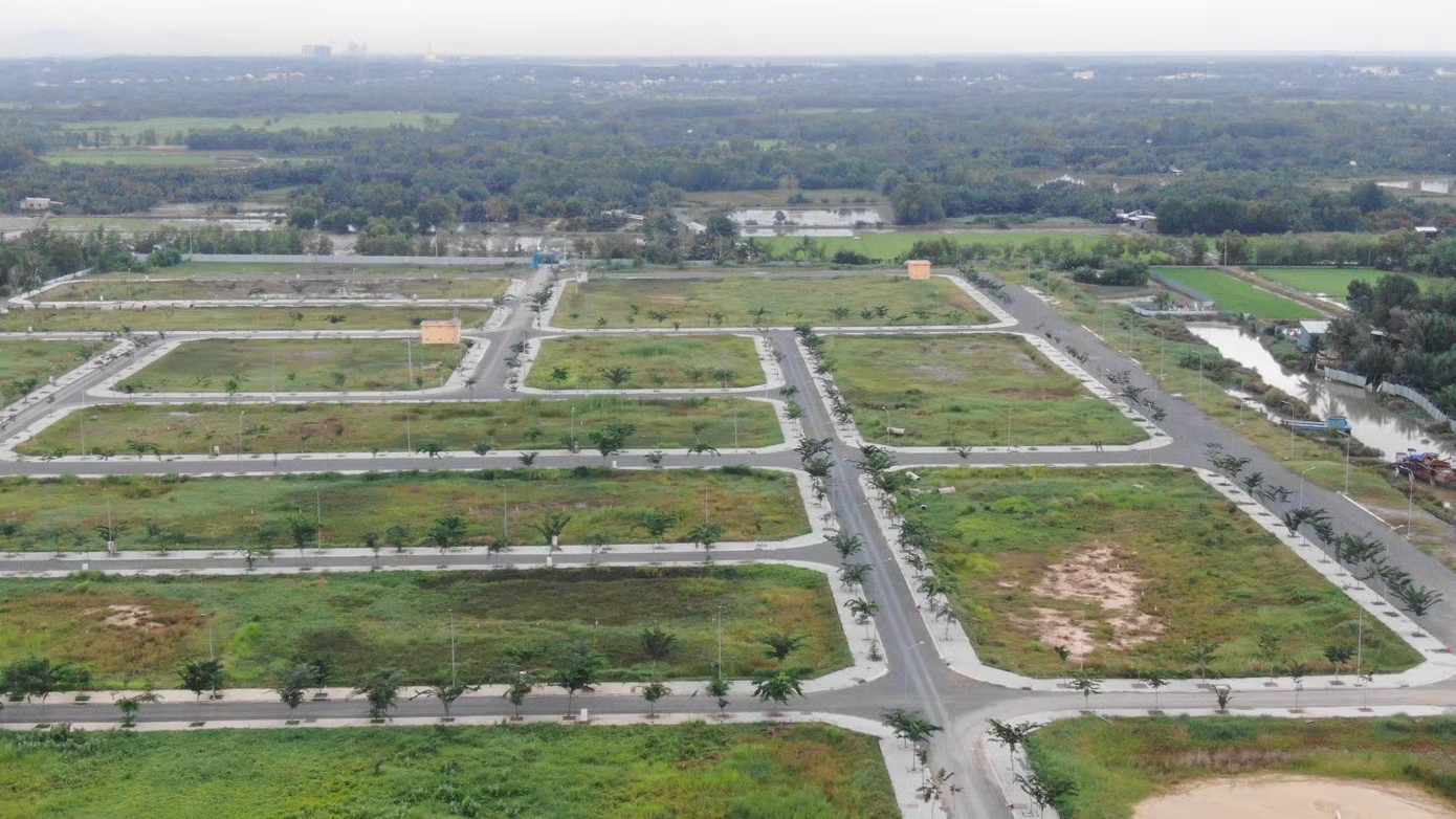 Ưu tiên phát triển chung cư, giá đất nền và căn hộ ra sao? - Ảnh 2.