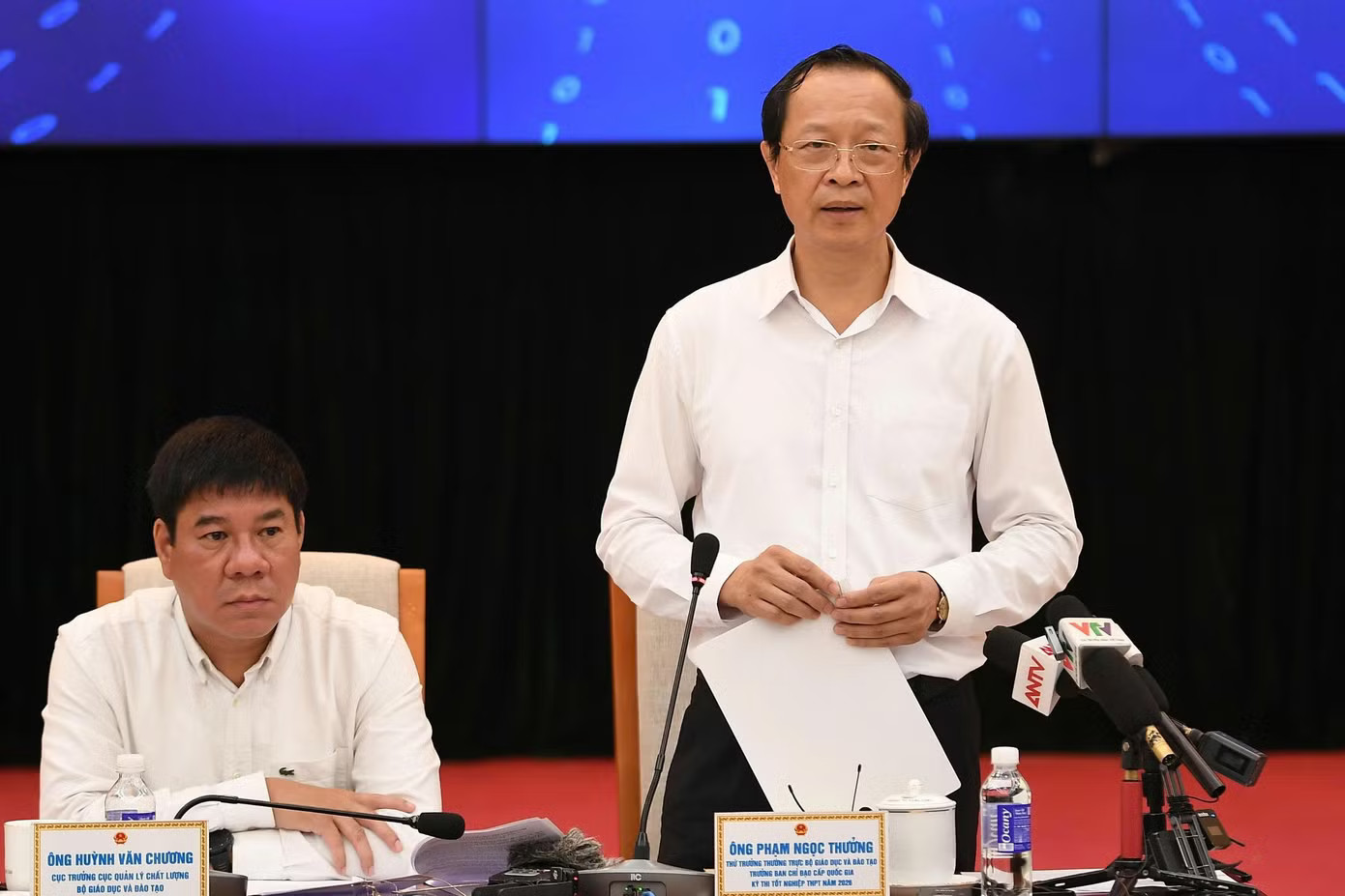 Bộ GD&ĐT lý giải việc cho 328 thí sinh Tuyên Quang thi lại, không tổ chức thi lại ở Quảng Trị - Ảnh 2.