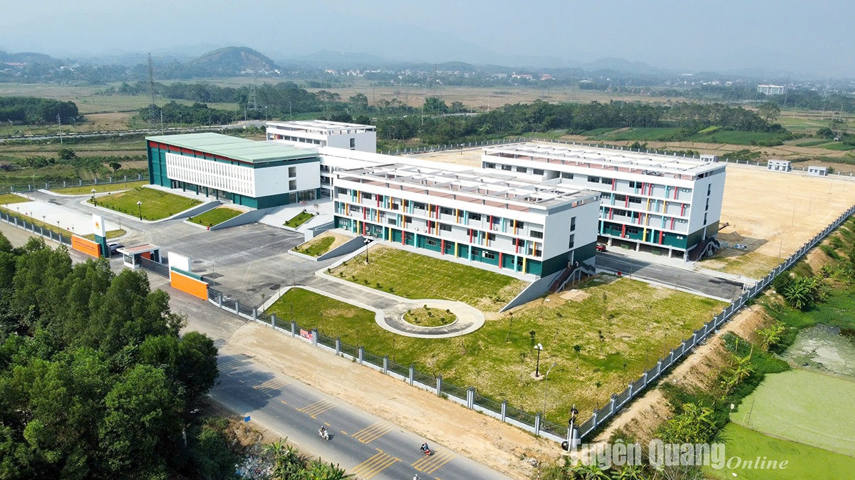 Bộ Giáo dục: Hủy kết quả, tổ chức thi lại với thí sinh Chuyên Tuyên Quang vào ngày 14/8 - Ảnh 2.