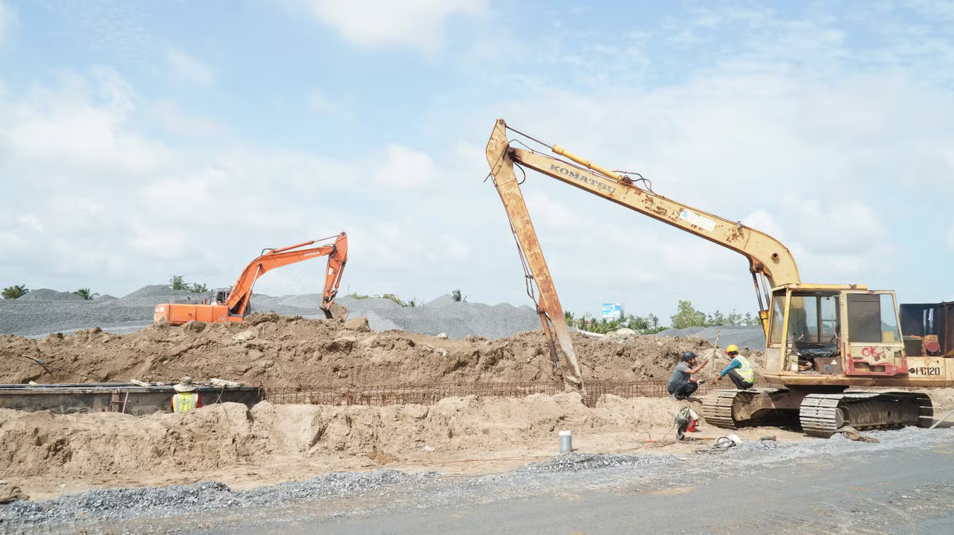 Bên trong công trường dự án nâng cấp sân bay Cà Mau - Ảnh 3.
