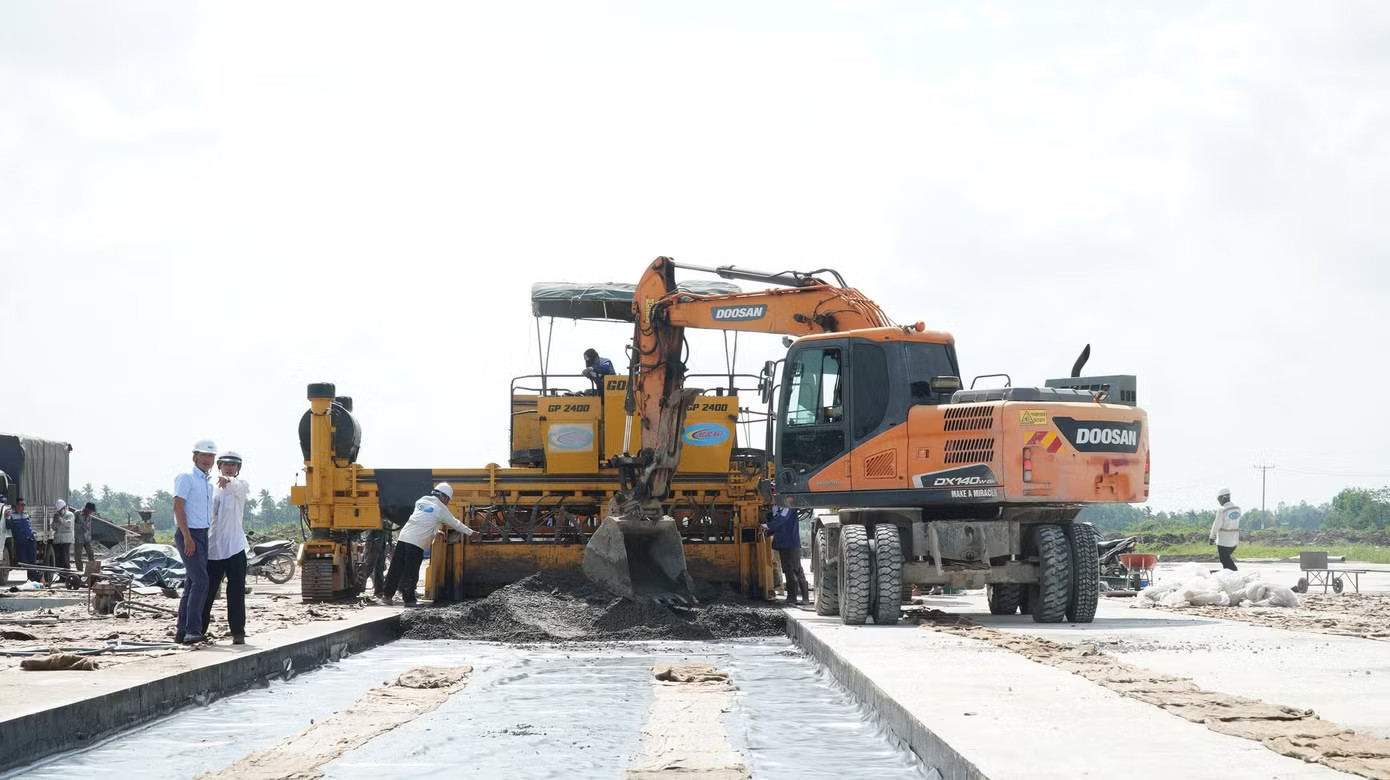 Bên trong công trường dự án nâng cấp sân bay Cà Mau - Ảnh 6.