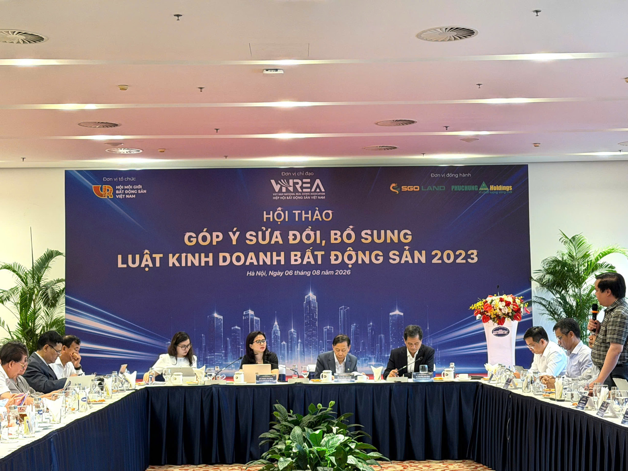 hoi-thao-luat-kinh-doanh-bds.jpg
