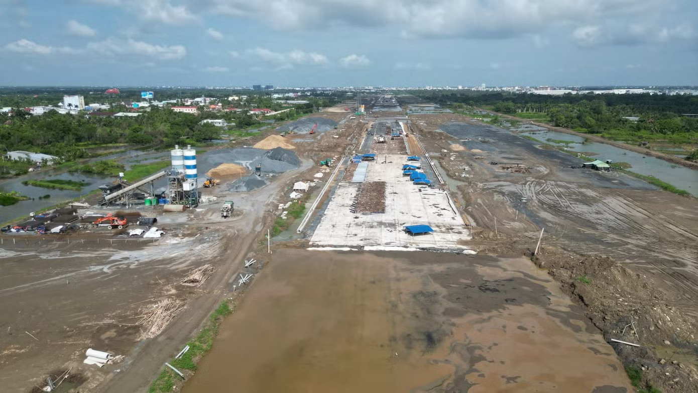 Bên trong công trường dự án nâng cấp sân bay Cà Mau - Ảnh 4.