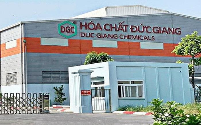 Sếp lớn liên tục bị khởi tố, nhóm cổ đông lớn Hoá chất Đức Giang (DGC) họp gấp đề cử 2 nhân sự 8x vào HĐQT