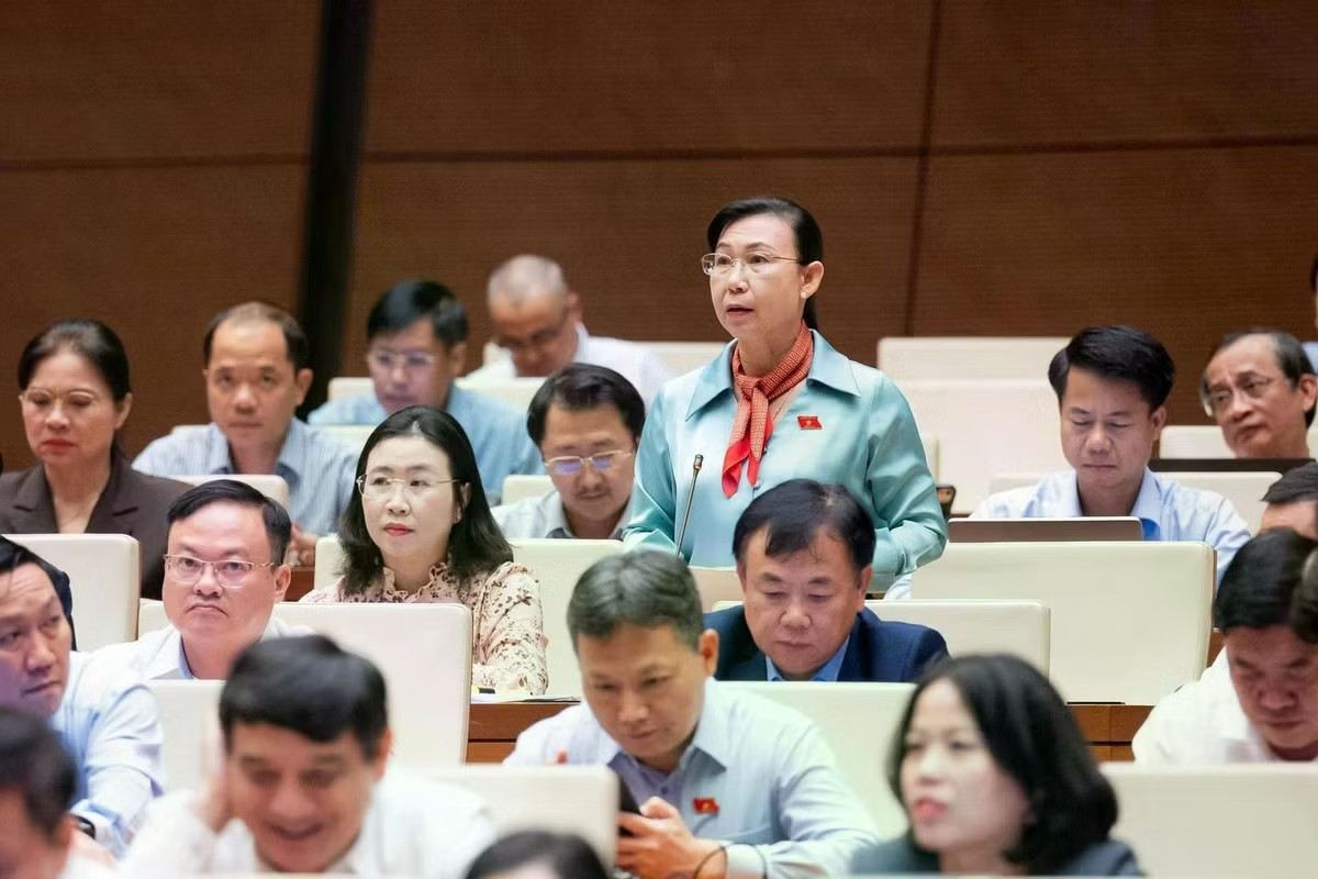 Nhiều ngành nghề được đề xuất gỡ điều kiện kinh doanh để tránh 'giấy phép con' - Ảnh 2.