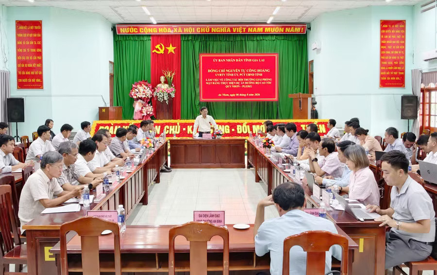 lam viec-1