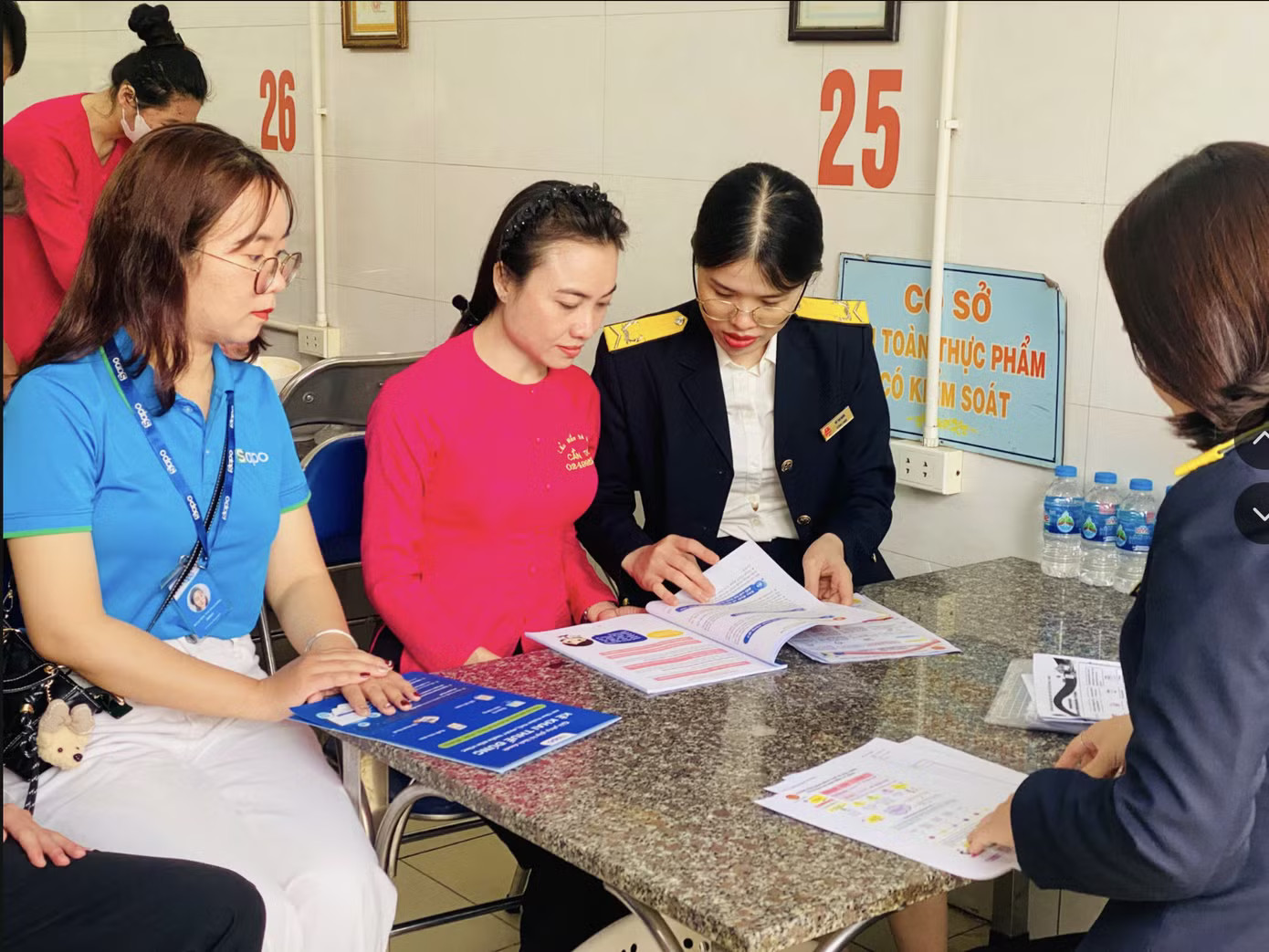 Đề xuất giảm 30% thuế cho hộ kinh doanh, doanh nghiệp thu dưới 10 tỷ đồng - Ảnh 1.