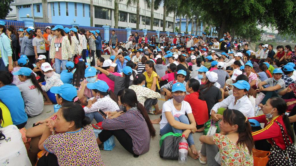 Khoảng 800 công nhân tại Thanh Hóa ngừng việc tập thể do bất đồng với lãnh đạo, cơ quan chức năng cùng công an lập tức vào cuộc