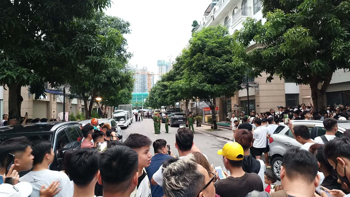 Chính quyền xã ở Lai Châu không tiếp nhận tiền từ thiện của Huấn Hoa Hồng, chỉ có 24 bồn nước - Ảnh 2.