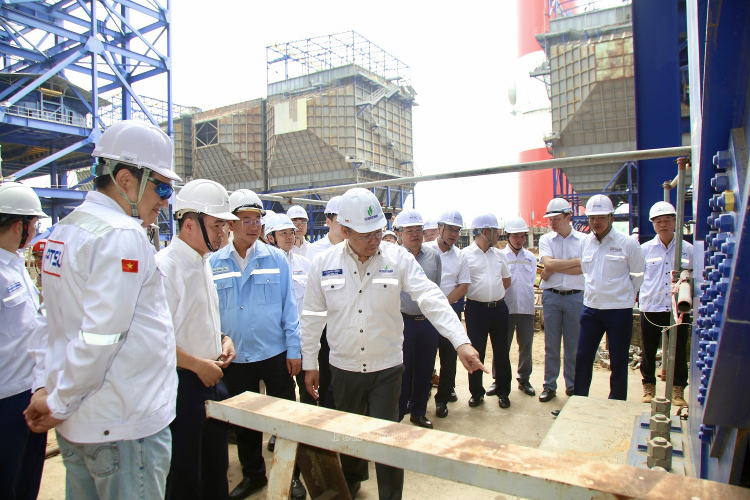 Tổng Giám đốc Petrovietnam Lê Mạnh Cường đề nghị các bên nỗ lực, quyết tâm đưa Dự án NMNĐ Long Phú 1 về đích đúng tiến độ