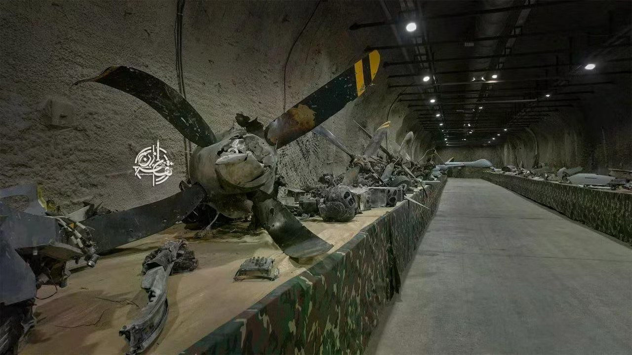 Iran lần đầu công khai xác tiêm kích F-15 của Mỹ - Ảnh 3.