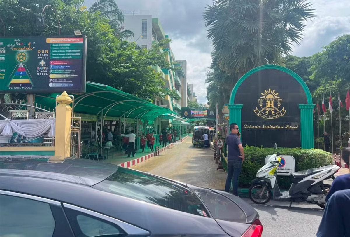 Ngôi trường nơi xảy ra vụ xả súng. (Ảnh: Bangkok Post) Hành trình gây án của thiếu niên 14 tuổi trong vụ xả súng kinh hoàng ở Thái Lan - Ảnh 1.