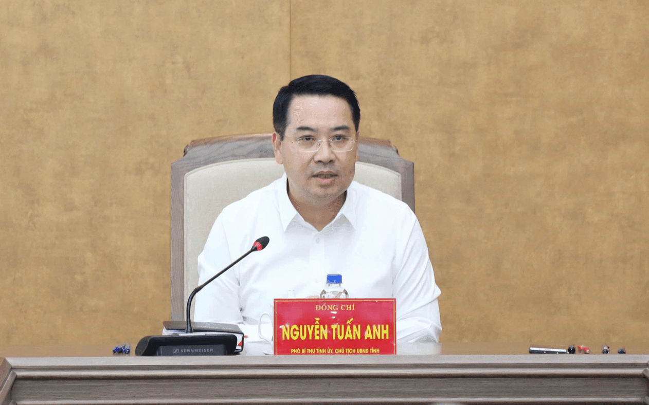 Chủ tịch UBND tỉnh Lào Cai Nguyễn Tuấn Anh phát biểu tại hội nghị. Ảnh: Linh Vũ