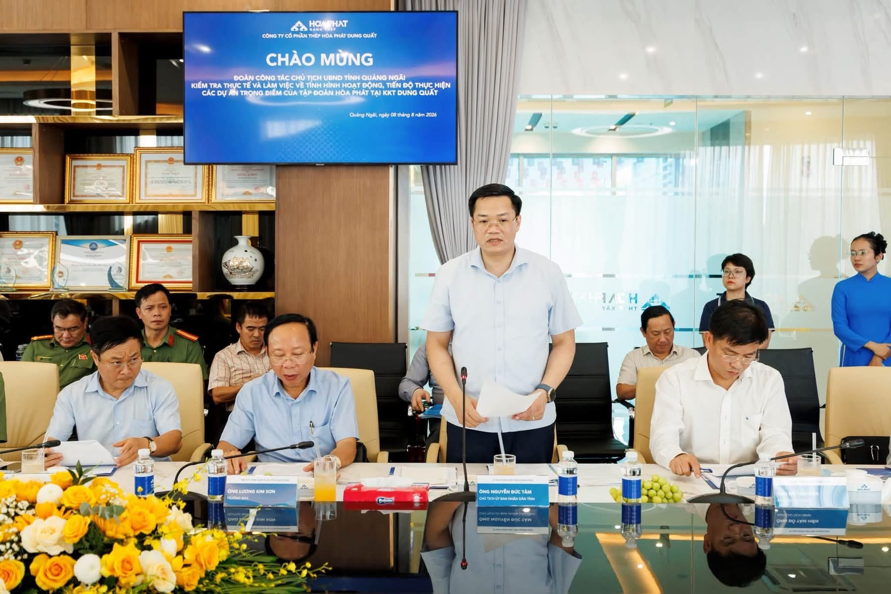 Chủ tịch UBND tỉnh Quảng Ngãi làm việc tại nhà máy thép Hòa Phát Dung Quất - Ảnh 3.