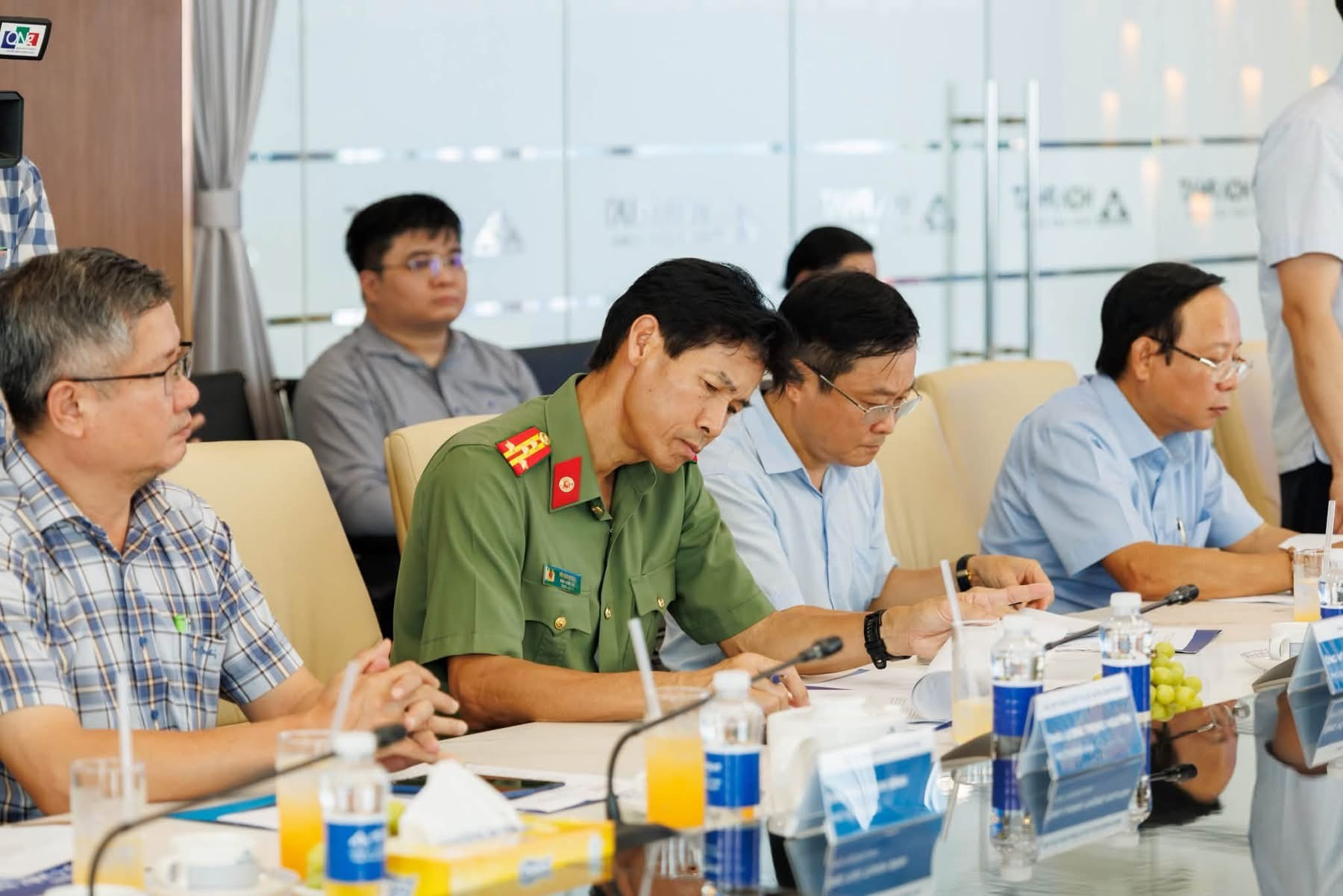 Chủ tịch UBND tỉnh Quảng Ngãi làm việc tại nhà máy thép Hòa Phát Dung Quất - Ảnh 2.