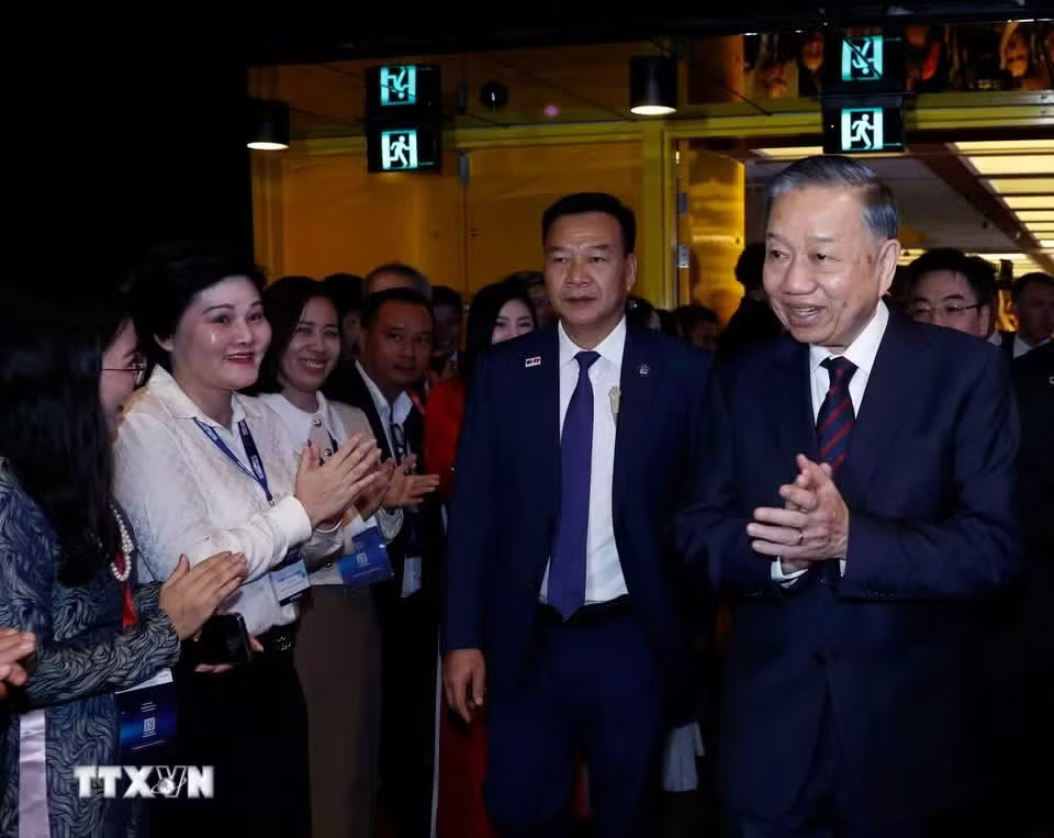 Tổng Bí thư, Chủ tịch nước Tô Lâm dự và phát biểu tại Diễn đàn Khoa học – Công nghệ - Đổi mới sáng tạo, Giáo dục – Đào tạo và Phát triển nguồn nhân lực Tech Connect tại Đại học Công nghệ Sydney. (Ảnh: Thống Nhất/TTXVN). Tổng Bí thư, Chủ tịch nước Tô Lâm dự Diễn đàn Tech Connect tại Đại học Công nghệ Sydney - Ảnh 10.