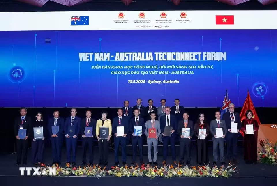 Đại tướng Phan Văn Giang, Ủy viên Bộ Chính trị, Phó Thủ tướng Chính phủ, Bộ trưởng Bộ Quốc phòng và các đại biểu chứng kiến Lễ trao các văn kiện hợp tác giữa Việt Nam-Australia. (Ảnh: Thống Nhất/TTXVN). Tổng Bí thư, Chủ tịch nước Tô Lâm dự Diễn đàn Tech Connect tại Đại học Công nghệ Sydney - Ảnh 6.