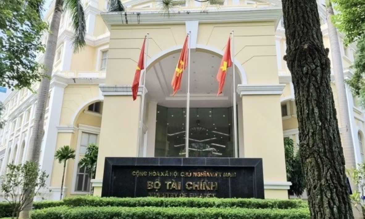 Trụ sở Bộ Tài chính. Bộ Tài chính có 131 cơ sở nhà đất đang bỏ trống, không sử dụng - Ảnh 1.