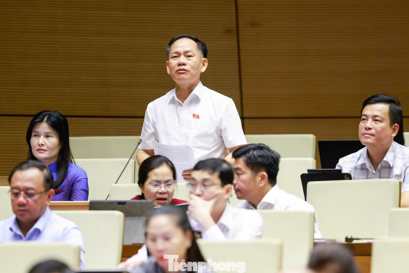Đề xuất cấm xuất cảnh người từng vi phạm, cư trú bất hợp pháp khi lao động ở nước ngoài - Ảnh 1.