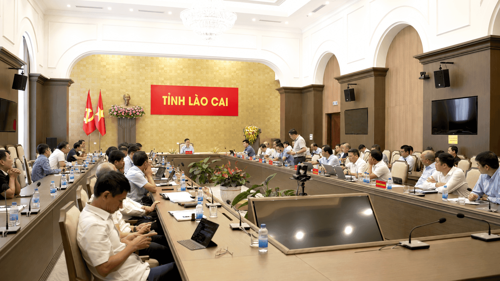 Nắm quyền khai thác mỏ Quý Xa hơn 73 triệu tấn, doanh nghiệp Việt kiến nghị loạt vấn đề nóng với lãnh đạo tỉnh